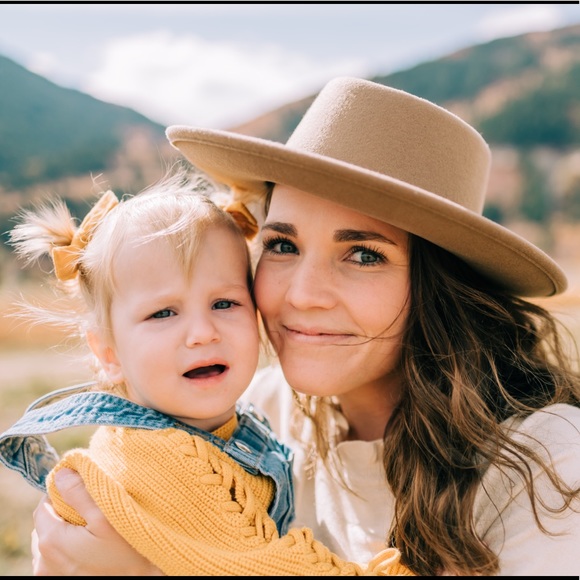 Meet your Posher, Chele - Picture 1 of 1